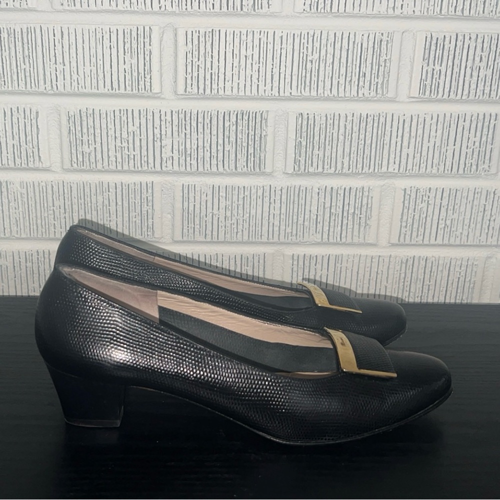 SALVATORE FERRAGAMO Elegant Black Leather Heels